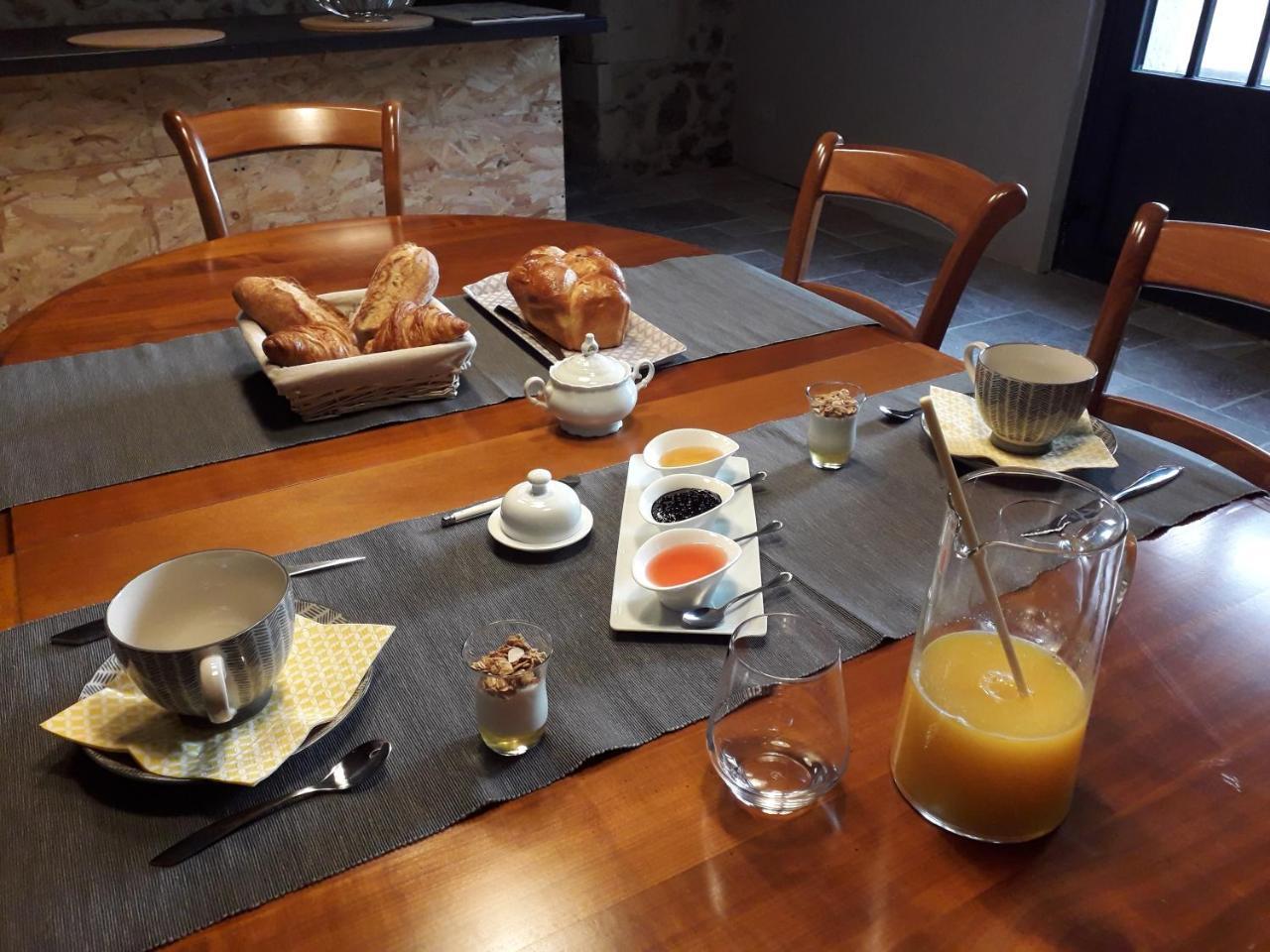 Le Clos De La Briollerie Hotel Tauxigny Luaran gambar